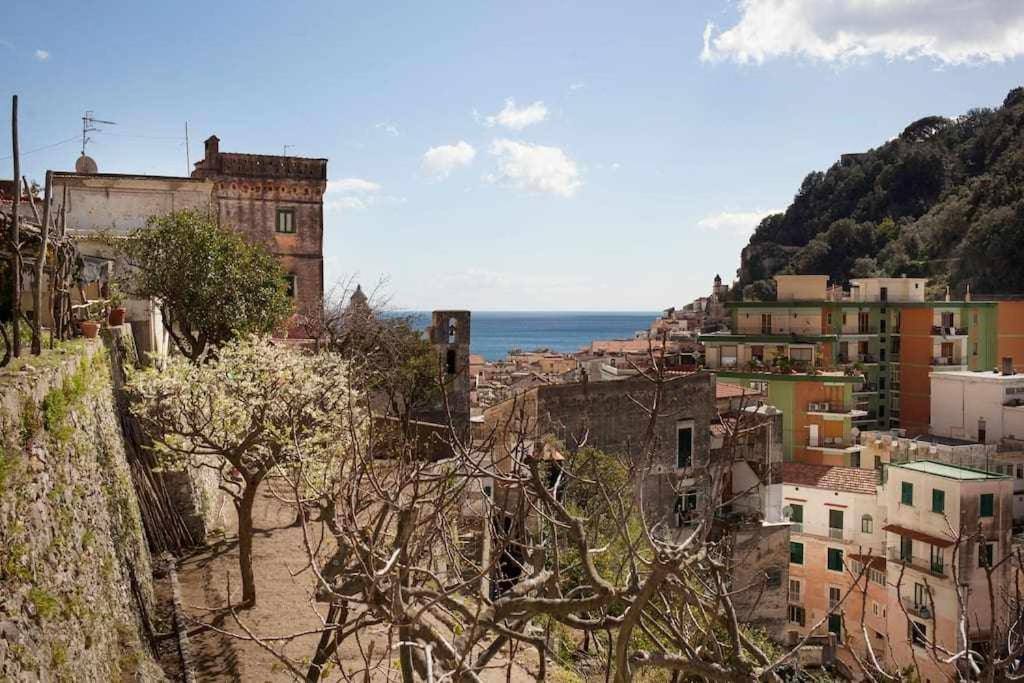 Donna Saretta Casetta Tradizionale Amalfitana Amalfi