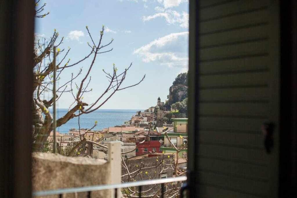 Donna Saretta Casetta Tradizionale Amalfitana
